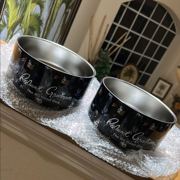 Robert Graham Dog Bowl Set - Picture 2 of 9